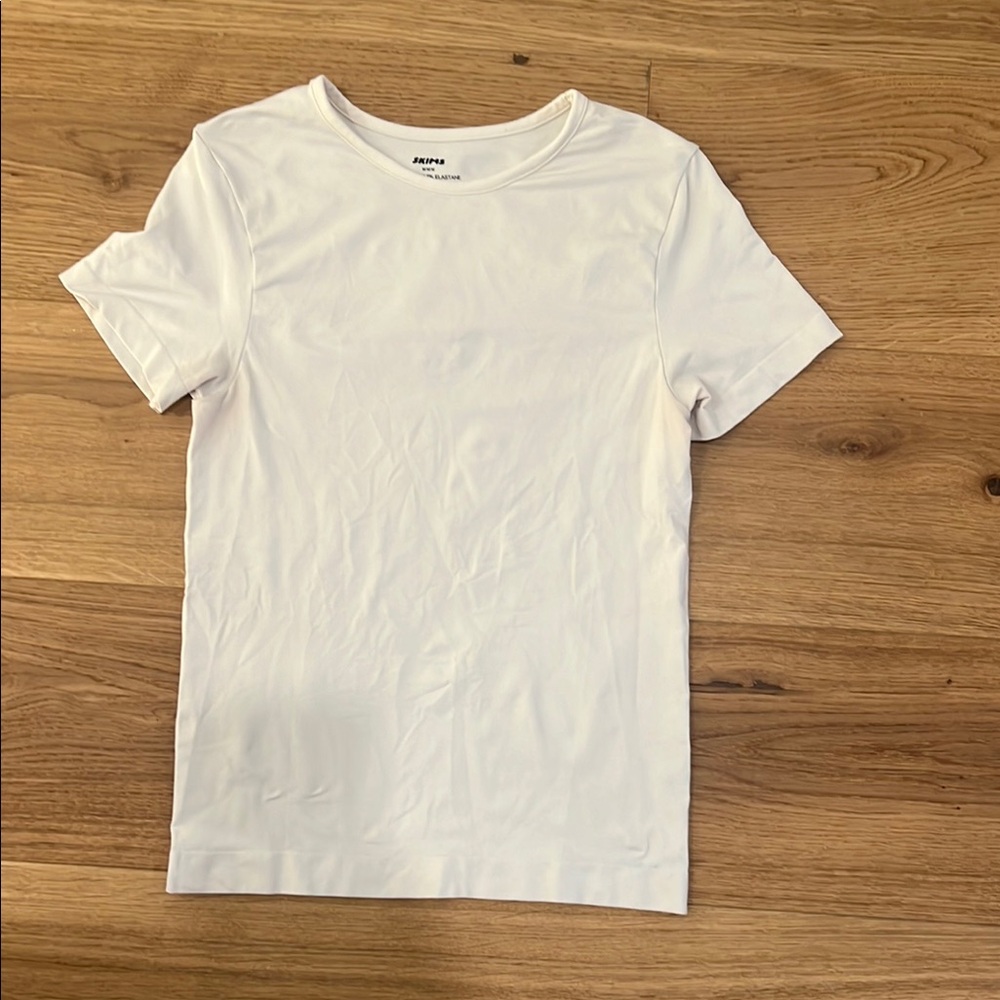 SKIMS White Short Sleeve Tee